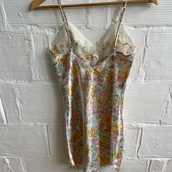 Victoria’s Secret Chemise - Picture 7 of 9